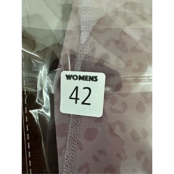 Beyond Yoga x Barre3 Collab Leggings Dusty Purple Leopard Print - Small - Picture 14 of 14